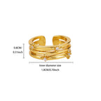 Bague Sirius portée - design multi-rangs doré premium