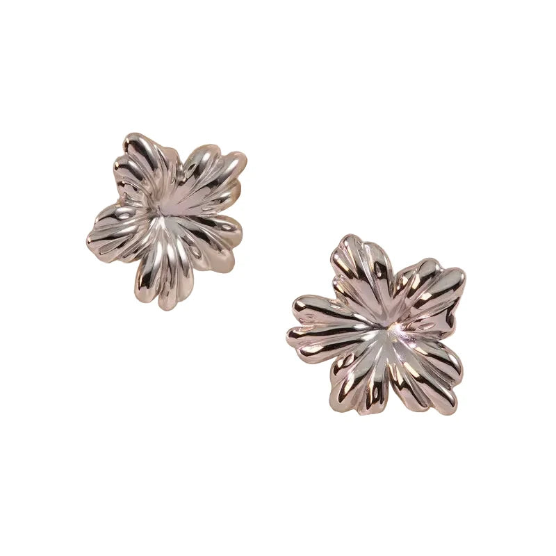 Boucles d'Oreilles Camelia - fleur 5 pétales métal premium argenté